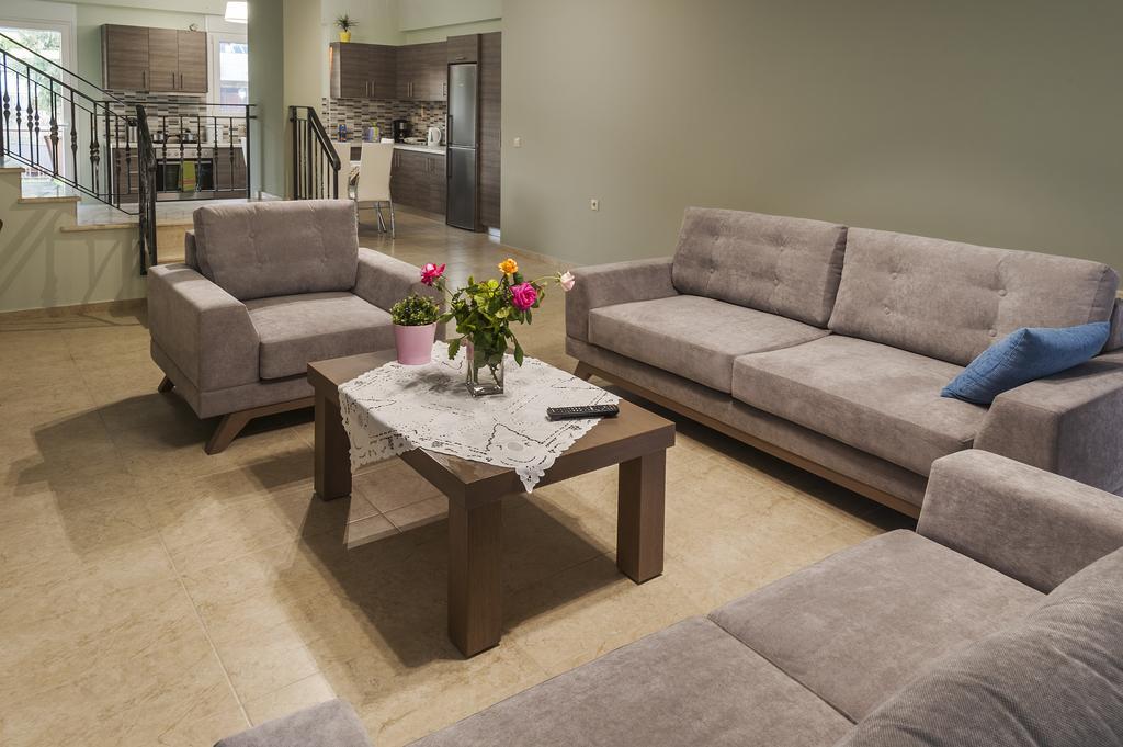 4 Seasons Villas Plataria Room photo