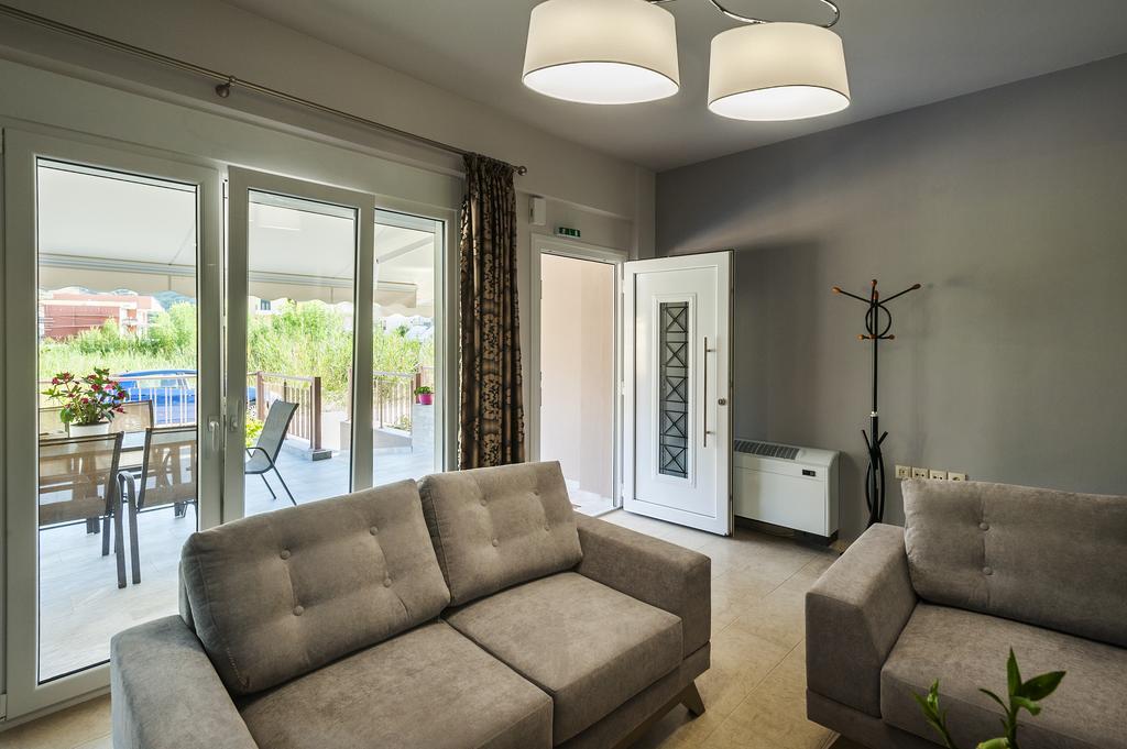 4 Seasons Villas Plataria Room photo